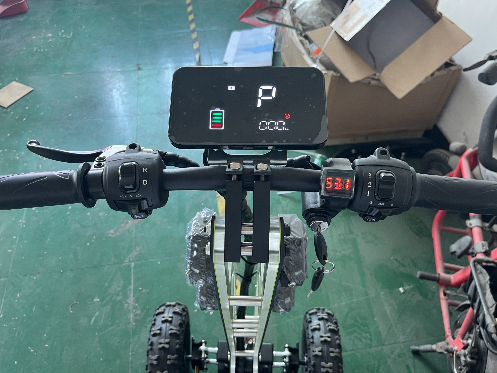 Digital dashboard and handlebar controls